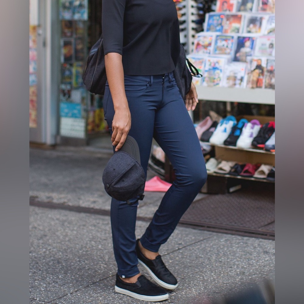 Lululemon women's everyday pants inkwell